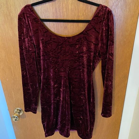 Velvet Scoop-neck Dress - Picture 2 of 3